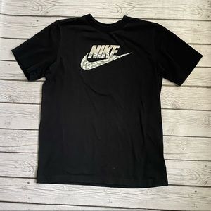 Nike T-shirt Size 14/16 kids